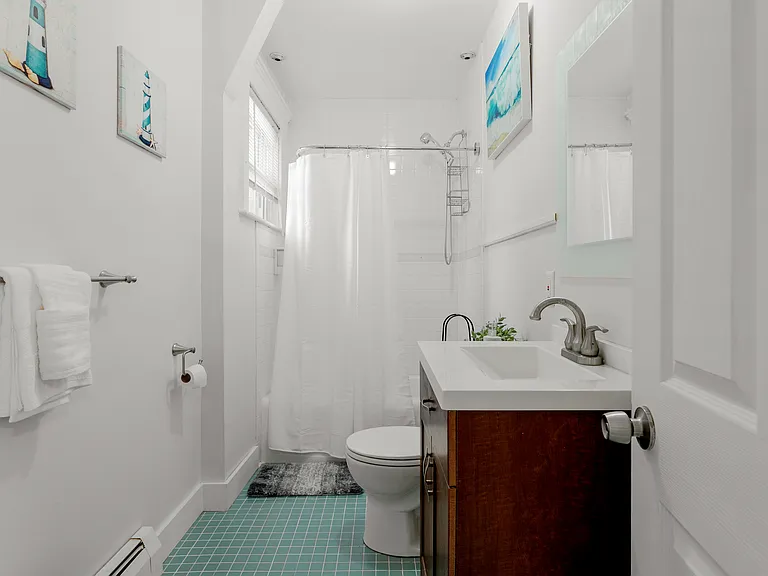 Catherine St — Photo 16
