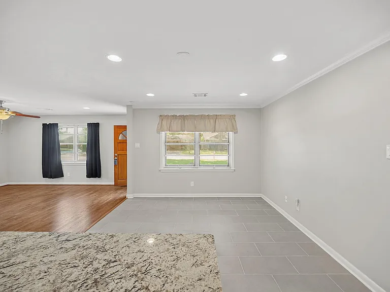 9514 Vilven Ln — Photo 11