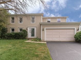 6571 Fernwood Dr, Lisle, IL