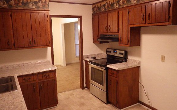 3rd image of 3917 Creekwood Ln