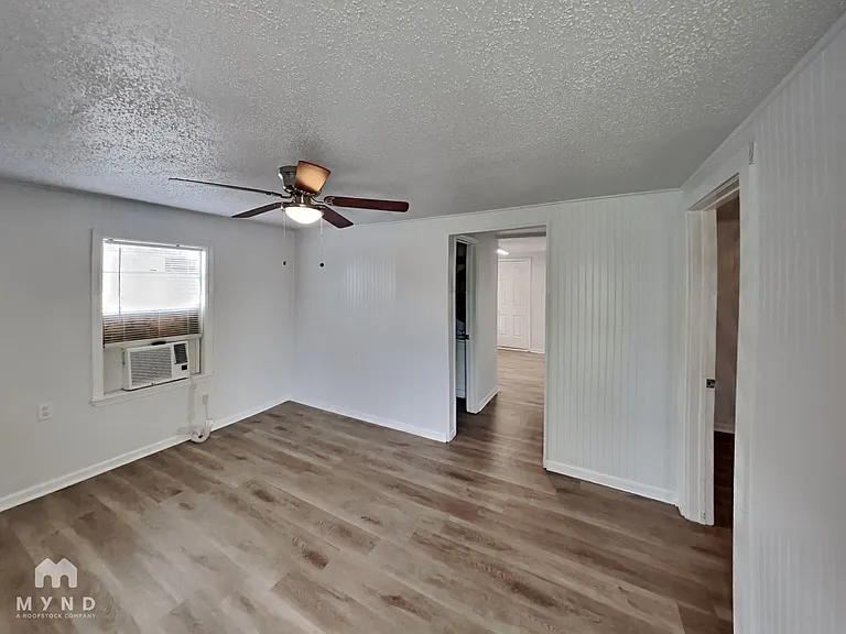 3645 Eastern St — Photo 3