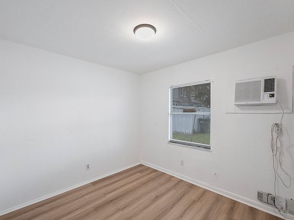 3rd image of 715 16th Ave NW #1A