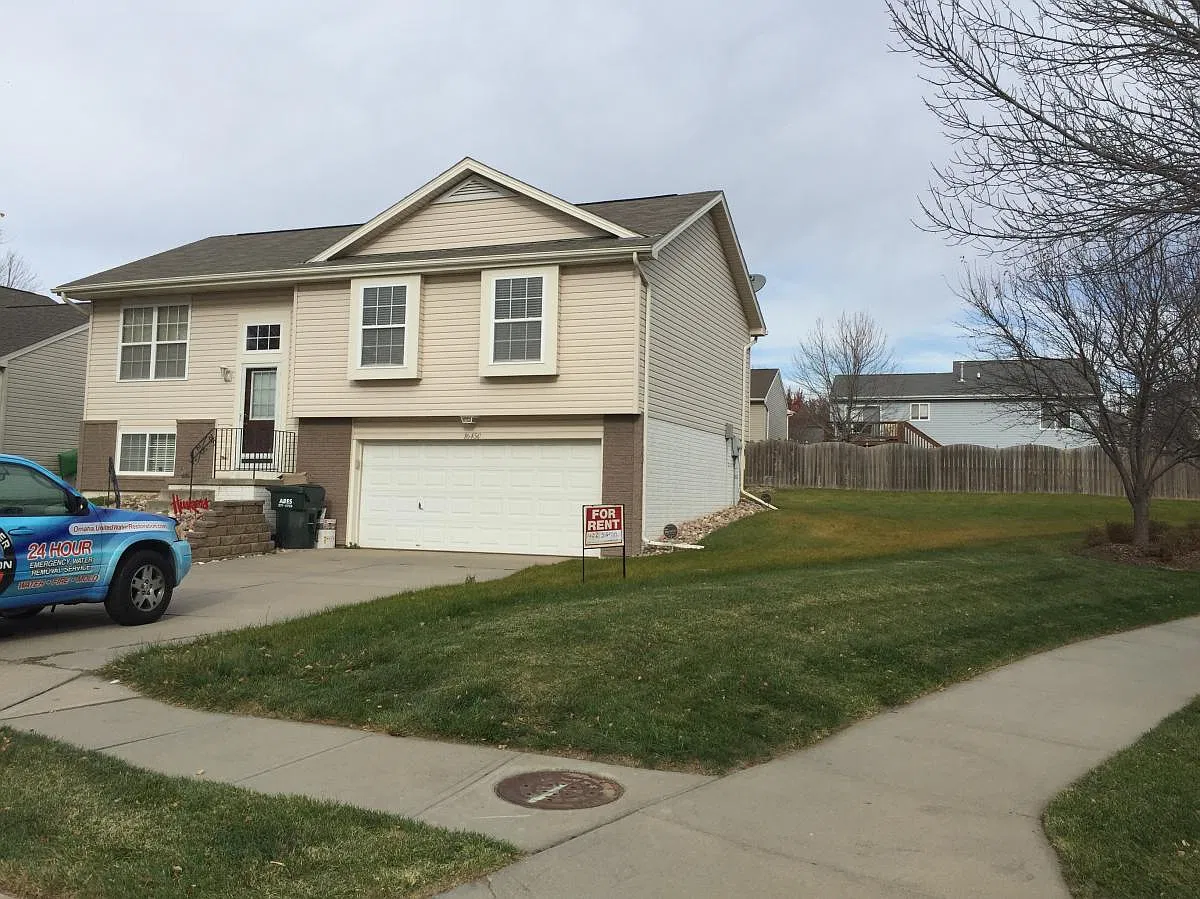 3 bed, 1500 sqft, $2,400 — Photo 2