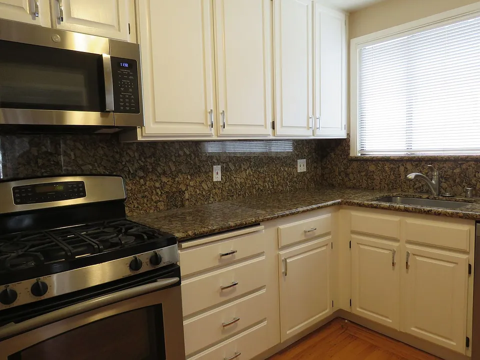 49 Dellbrook Ave