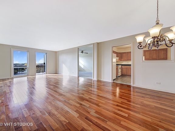 3rd image of 1501 Darien Lake Dr APT 306