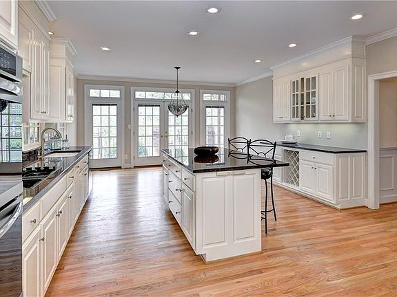 3rd image of 2809 Middle Woodland Close