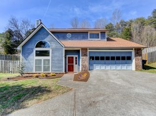 9421 George Williams Rd, Knoxville, TN 37922