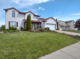 1401 Whispering Pines Dr, Delavan, WI 53115