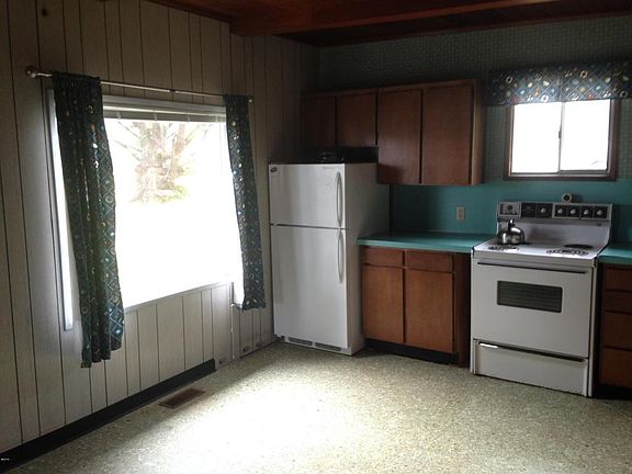 4th image of 6111 NE Oar Dr