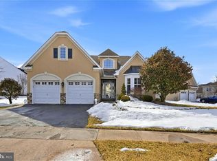 2 Monaco Dr, Hamilton, NJ 08691