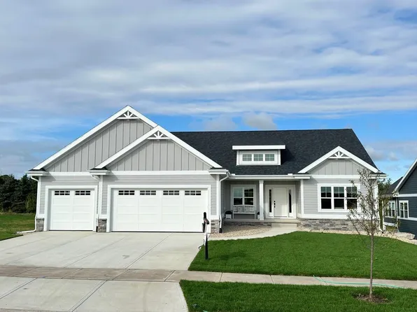905 Travis Larson Ct, Waunakee, WI 53597
