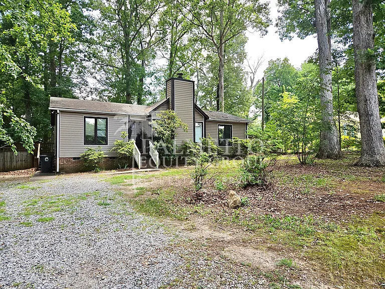 2503 Harley Dr — Photo 2