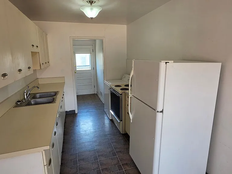 2524 N Elizabeth St — Photo 7