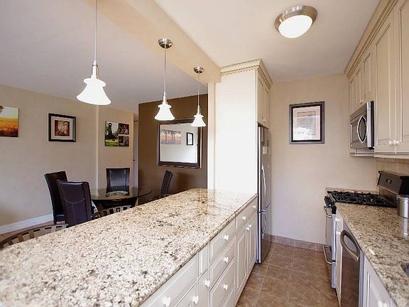 2nd image of 555 Kappock St APT 5K