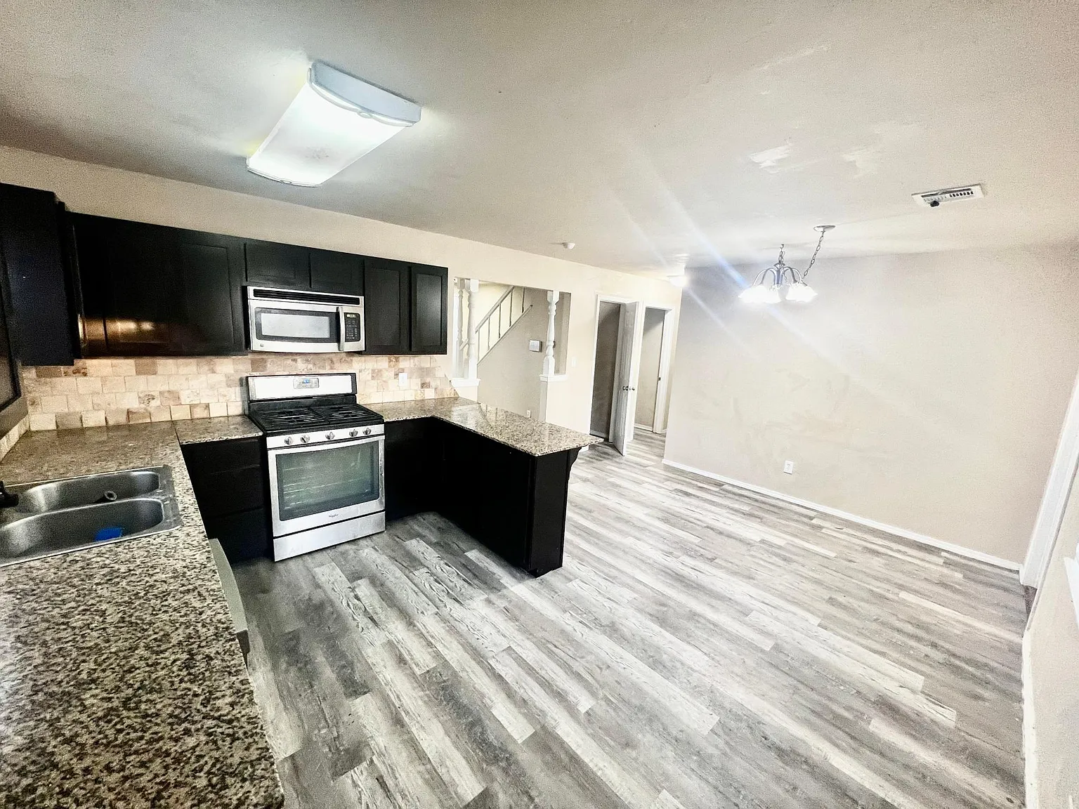 4 bed, 1585 sqft, $1,650 — Photo 4