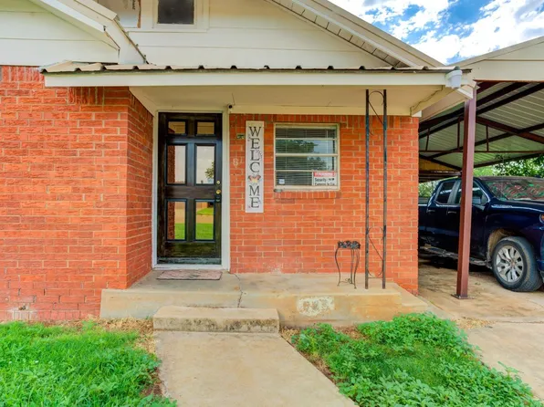 635 S Farmer St, Crosbyton, TX 79322