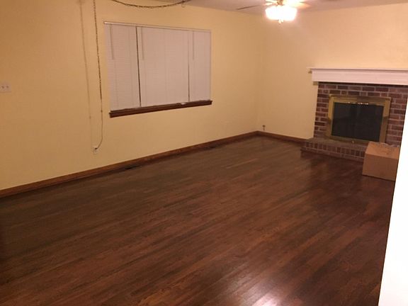 2nd image of 428 Crossett St