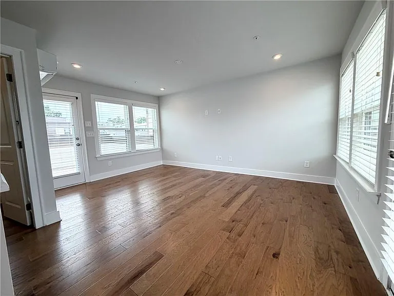 1037 Burnside Pl NW — Photo 30