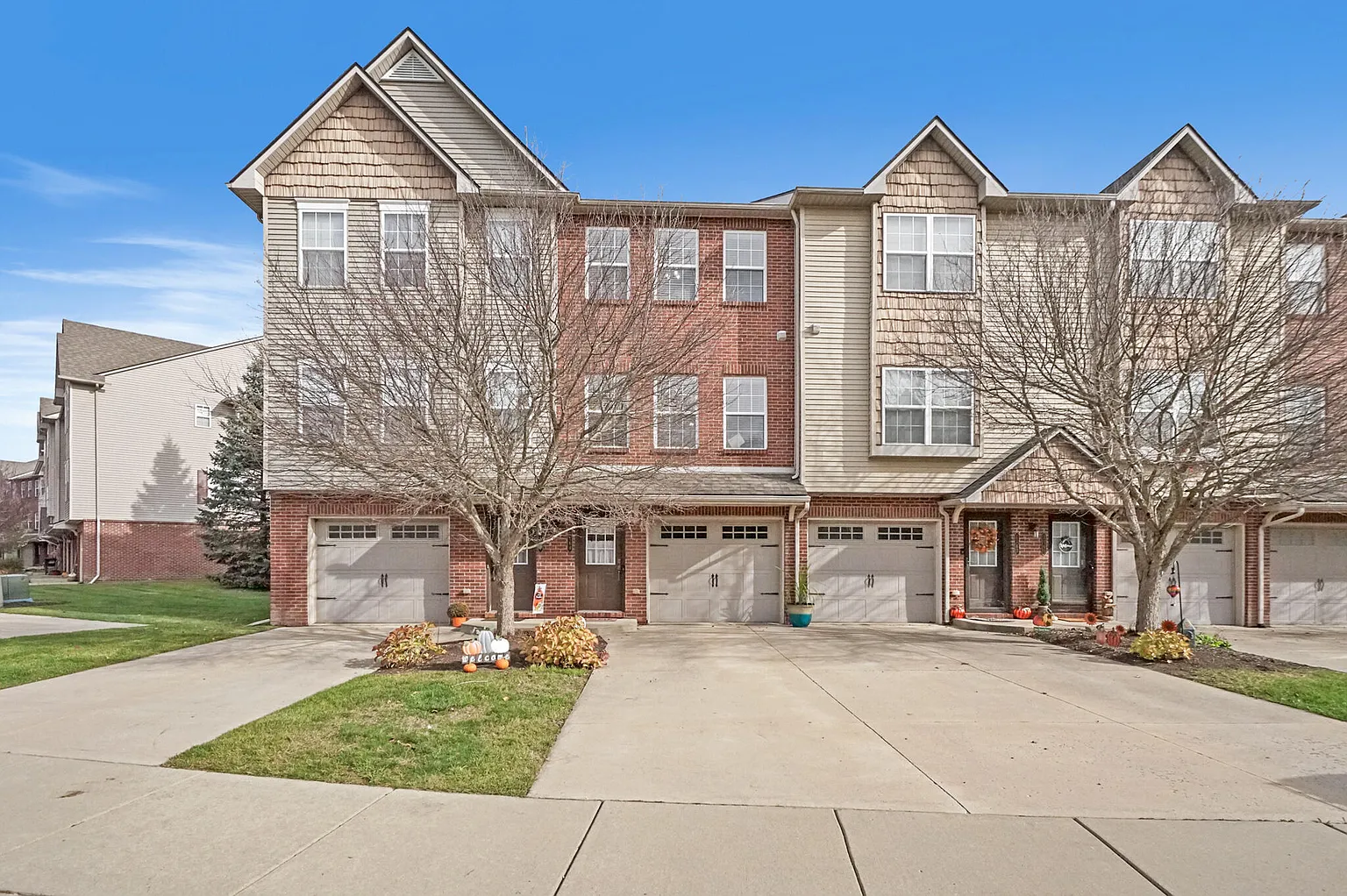 2164 Knotty Pine Trl photo 1