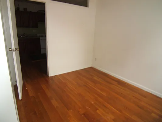 Rented by Joel Weisz, LREB | media 45
