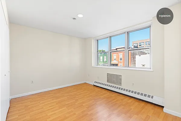 Rented by Triplemint | media 9