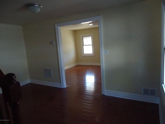 4th image of 113 Hibernia Ave #A
