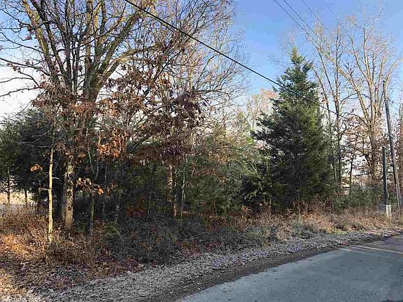 5th image of Wyandotte Dr