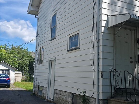 3rd image of 134 Oneida St