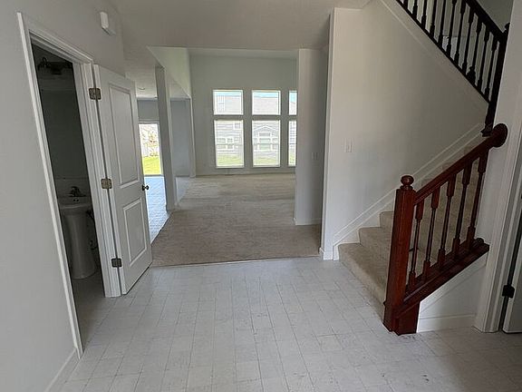 5th image of 124 Kohler St