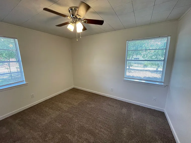 4743 Harper Dr — Photo 10