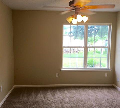 5th image of 301 Hitt St