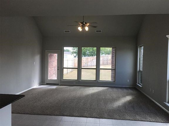 4th image of 1616 Brandon Dr
