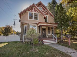 230 E Franklin St, Portage, WI 53901