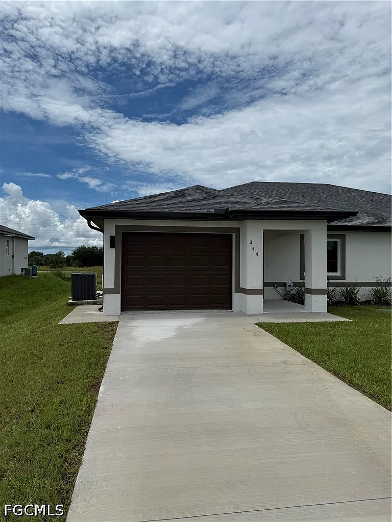 3 bed, 2.0 bath, 2350 sqft, $1,850 — Photo 1