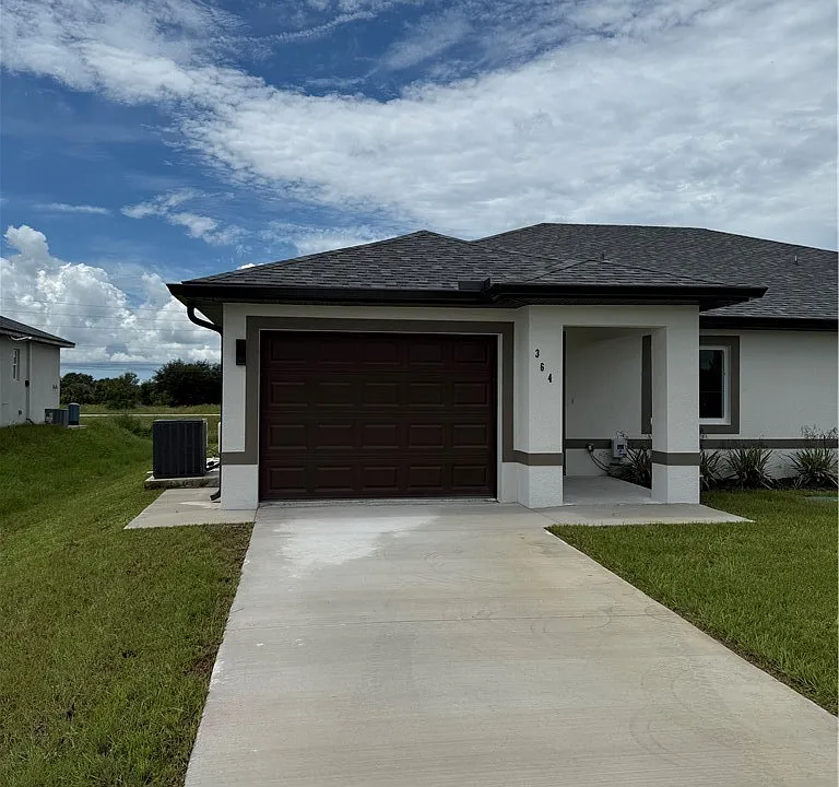 364 Petite Ave