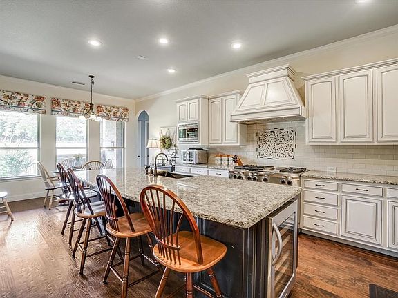 4th image of 329 River Meadows Ln