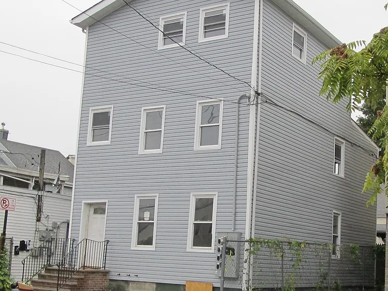 20th Ave — Photo 8