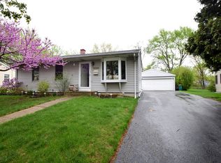 275 Saint Marys Pkwy, Buffalo Grove, IL