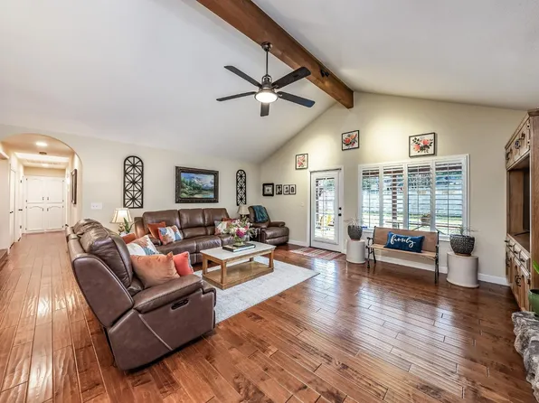 693 E Teal Cir, Fresno, CA 93730