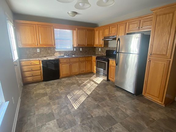 4th image of 317 42nd Ave NE
