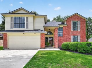 2221 Aberdeen Dr, League City, TX 77573