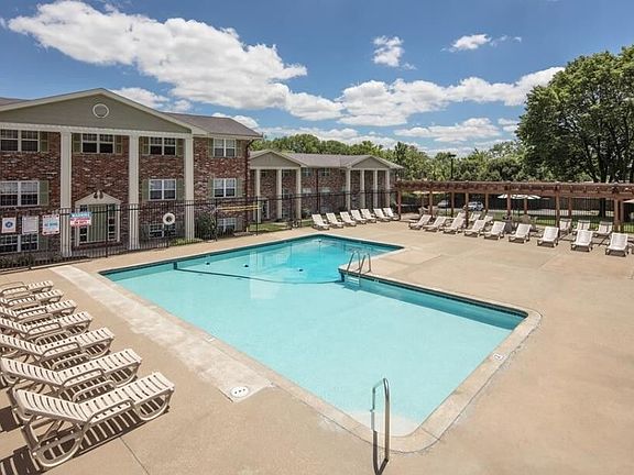 4th image of 2206 Whitegate Dr #3D