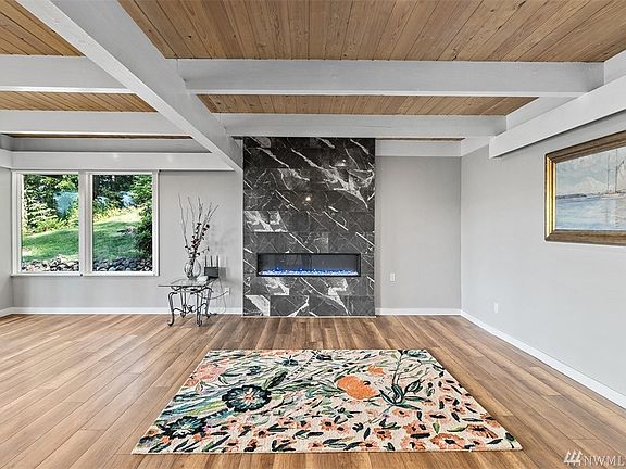 color changing fireplace heats up to 300 Sqft with blower; remote control settings with thermostat
