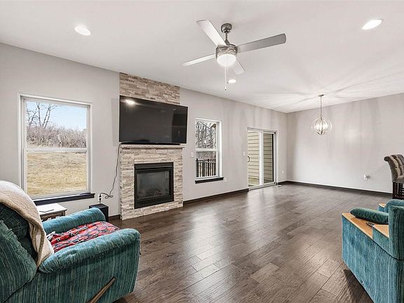 5th image of 19 Holiday Ridge Ln