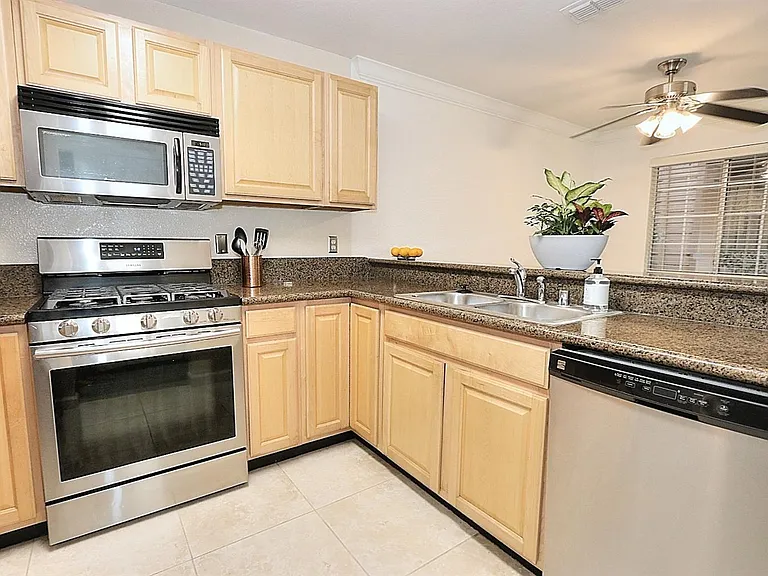 11150 Trinity River Dr — Photo 20