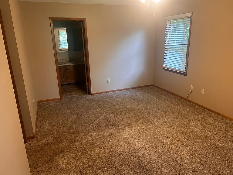 282 State Line Rd — Photo 12