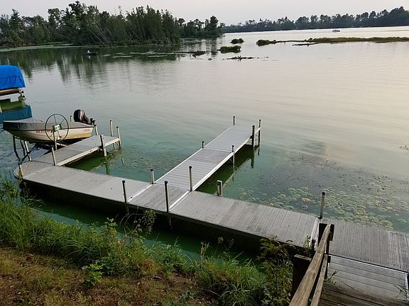 Room for two plus boats.