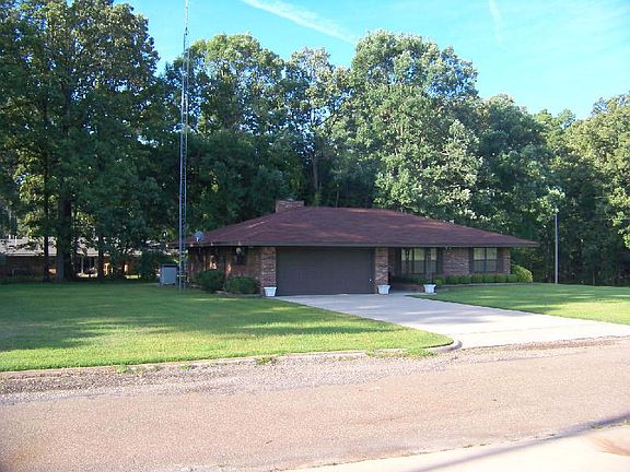2nd image of 2029 Rosewood Ln