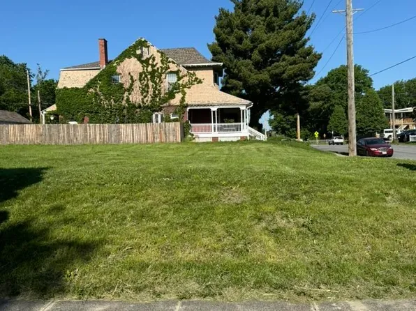 1102 S 31st St, Omaha, NE 68105