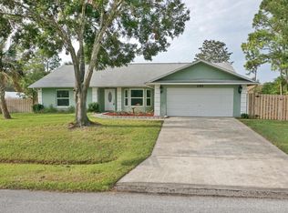250 Pelican Dr NE, Palm Bay, FL 32907